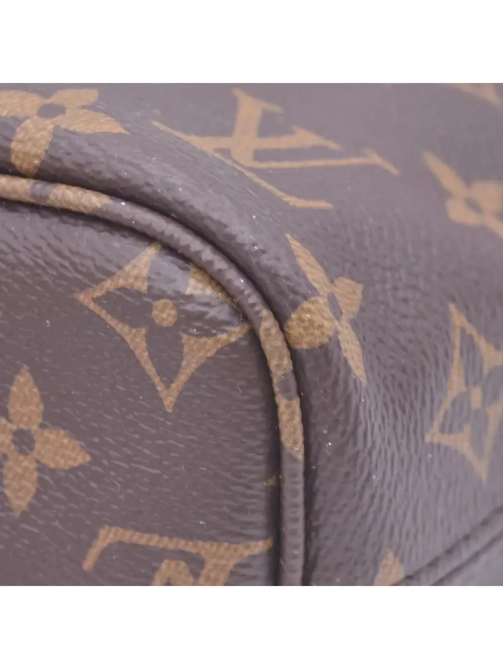 Louis Vuitton exterior excellent